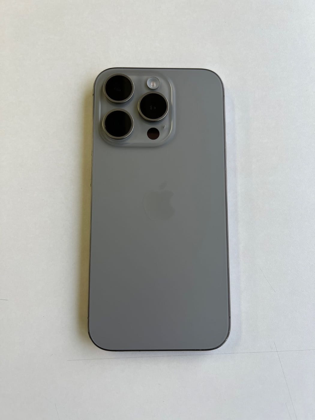 美品 iPhone 15 Pro 128GB ナチュラルチタニウム バッテリー100% MTU93J/A - 4496