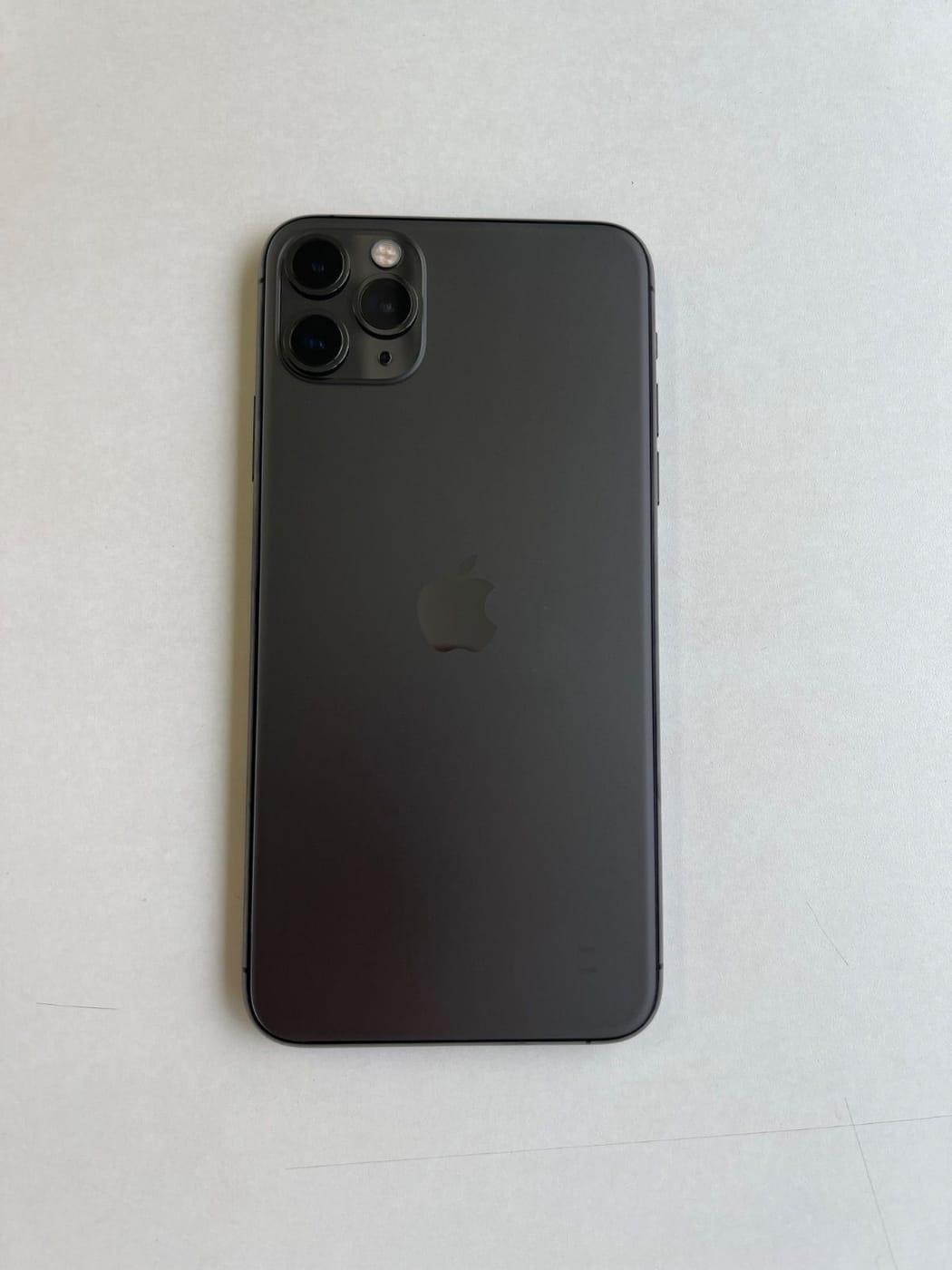 美品 iPhone 11 Pro Max 256GB スペースグレイ バッテリー95% MWHJ2J/A - 8692