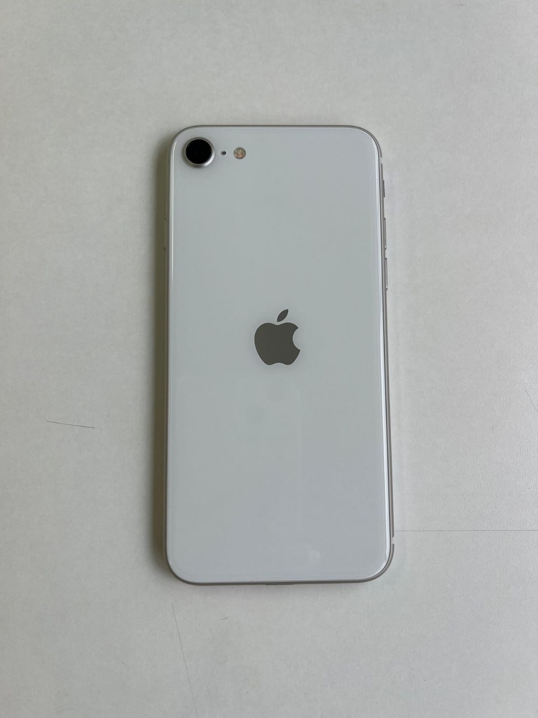 美品 iPhone SE (第3世代) 64GB スターライト バッテリー82% MMYD3J/A - 8986