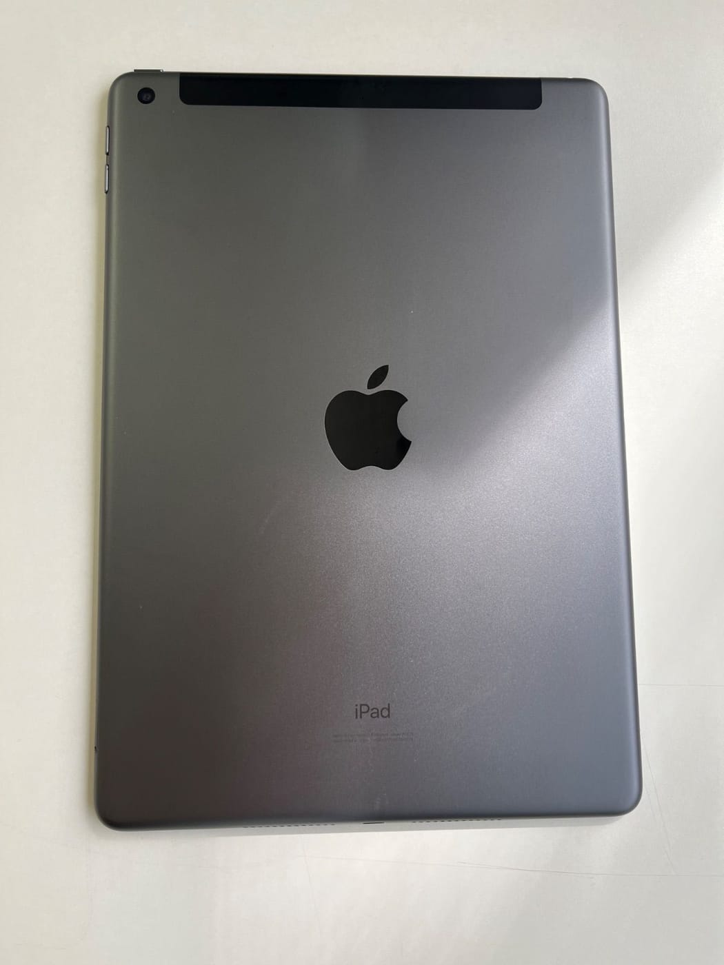 美品 iPad (第8世代) Wi-Fi+Cellular 32GB スペースグレイ MYMH2J/A - 1700